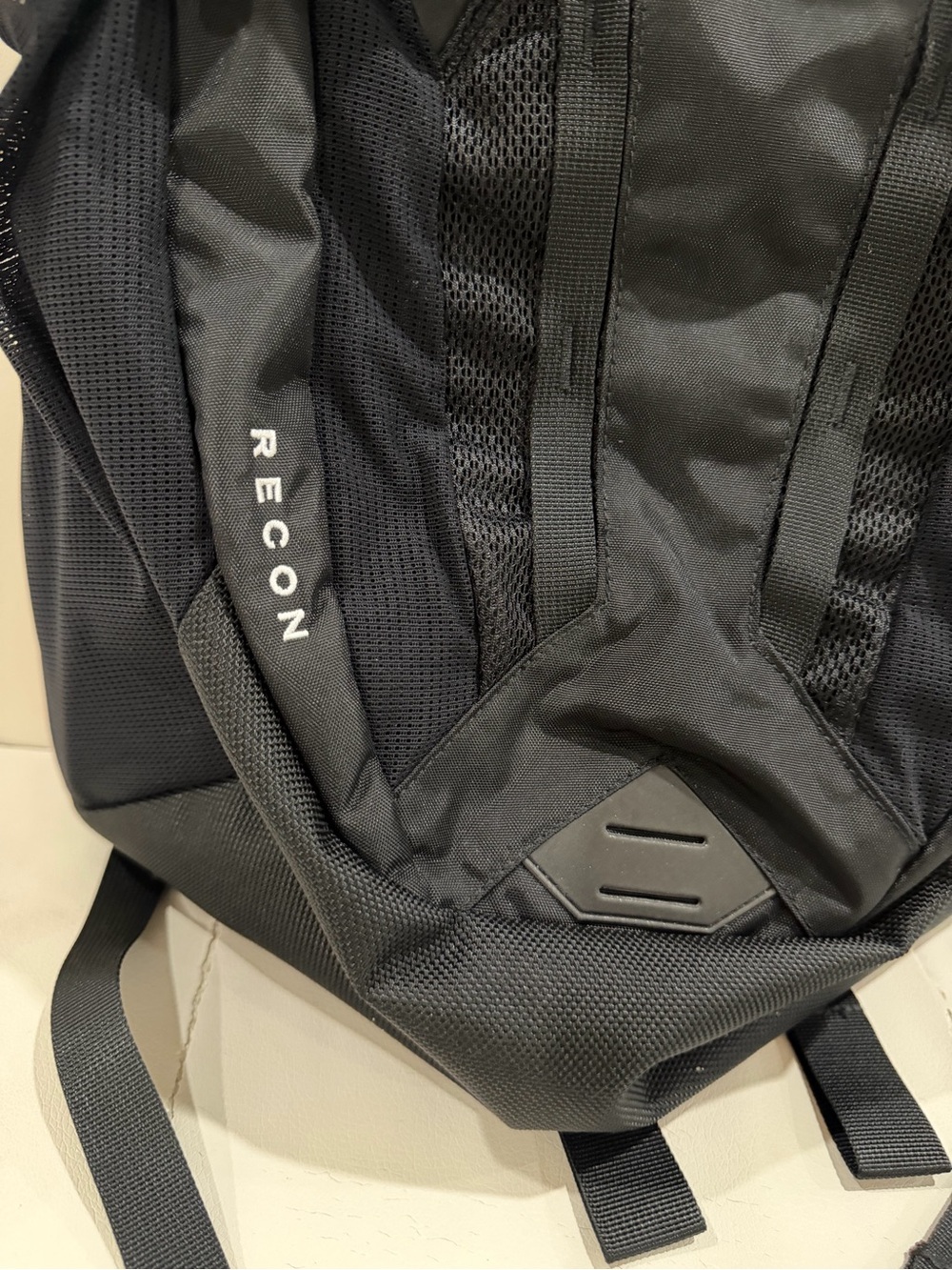 The North Face Recon Backpack Black 30L ,15  Laptop School Travel Hiking Bag NWT - Picture 4 of 16